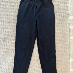 Lululemon black straight leg pant